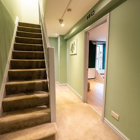 Aaron Wise - 17 Fitzhamon Apartments Кардифф Экстерьер фото
