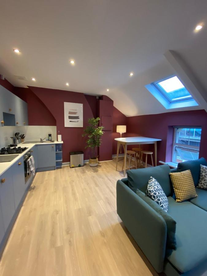 Aaron Wise - 17 Fitzhamon Apartments Кардифф Экстерьер фото