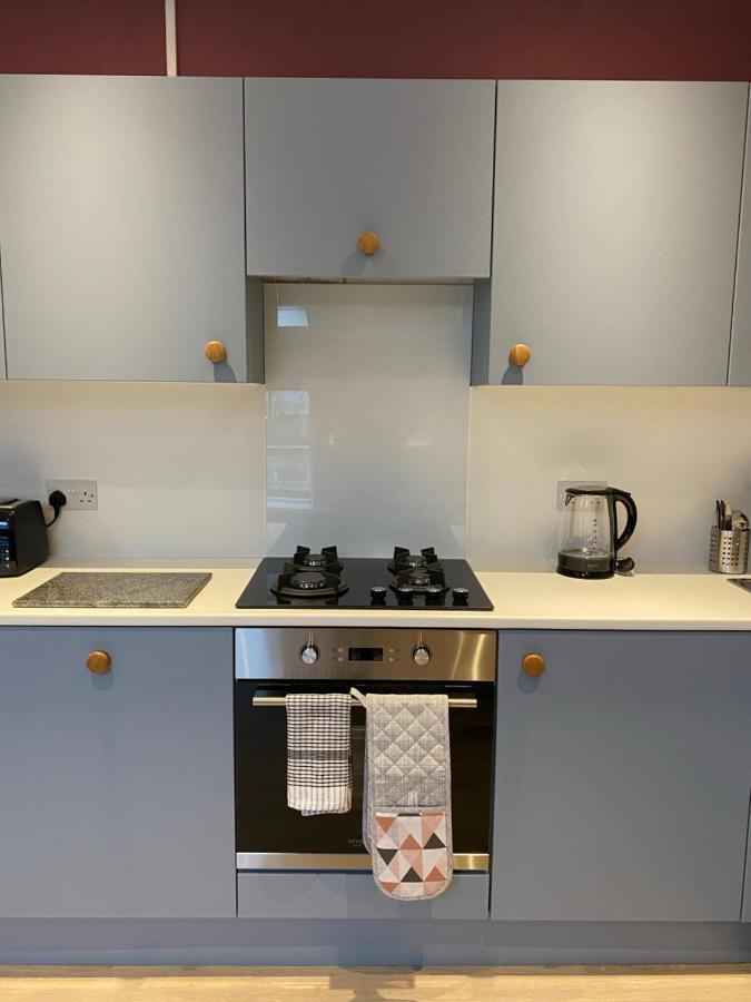 Aaron Wise - 17 Fitzhamon Apartments Кардифф Экстерьер фото