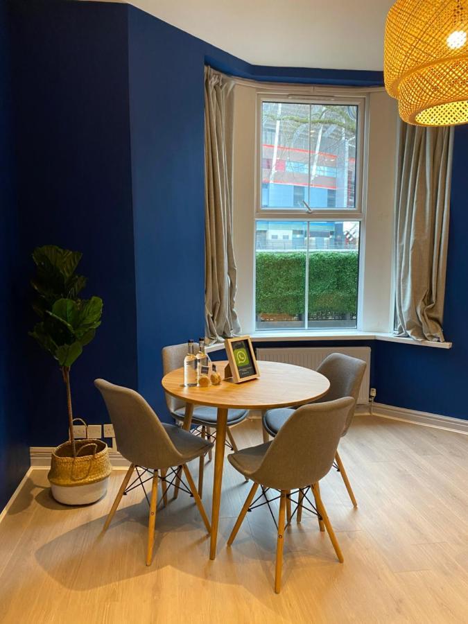 Aaron Wise - 17 Fitzhamon Apartments Кардифф Экстерьер фото